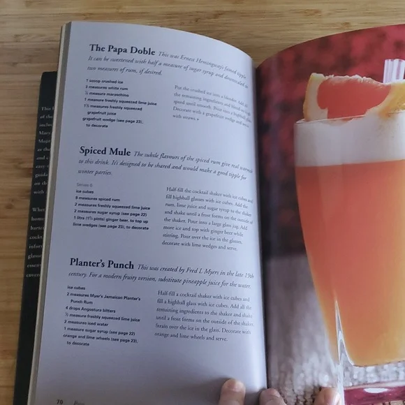Hamlyn cocktail book - Picture 2 of 5